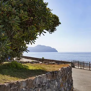 https://quinto-seaview-apartment-by-wonderful-italy.hotelitalianriviera.com
