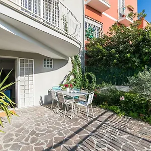 https://casa-ceroni.it-romehotels.com